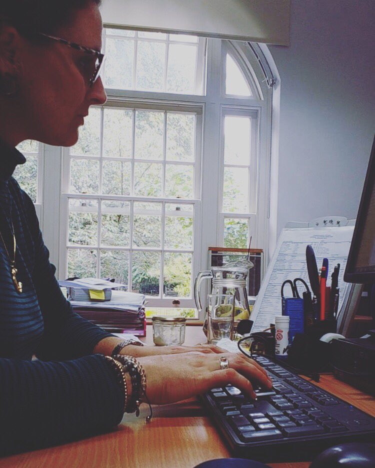 KironAssociates's tweet photo. Great to have @cebradford back with @kironassociates 
Charlotte temps between her acting jobs and continuously gets rebooked. Good luck and enjoy your new PA job. #actorslife #londonjobs #pajobs #personalassistant #jointoday #getintouch https://t.co/JIn0yzsrad