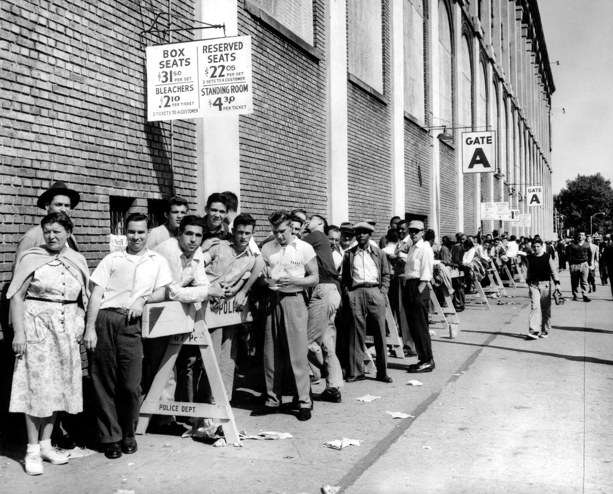 “Old Days”In what finally became”Next Year”Brooklyn Dodger Fans wait outside Ebbets Field,to buy tickets for the 1955 World Series vs the Yankees.#Dodgers #Brooklyn #1950s #MLB #nostalgia
