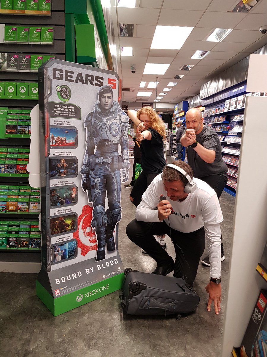 NeilJS2's tweet photo. Calling in for extra troops for tomorrow's invasion as official GOW5 day 10th Sept 2019 @TM_Loro
@MSFT_Lawro

#getintogears 
#Gears5 https://t.co/3BhOn5bDtf