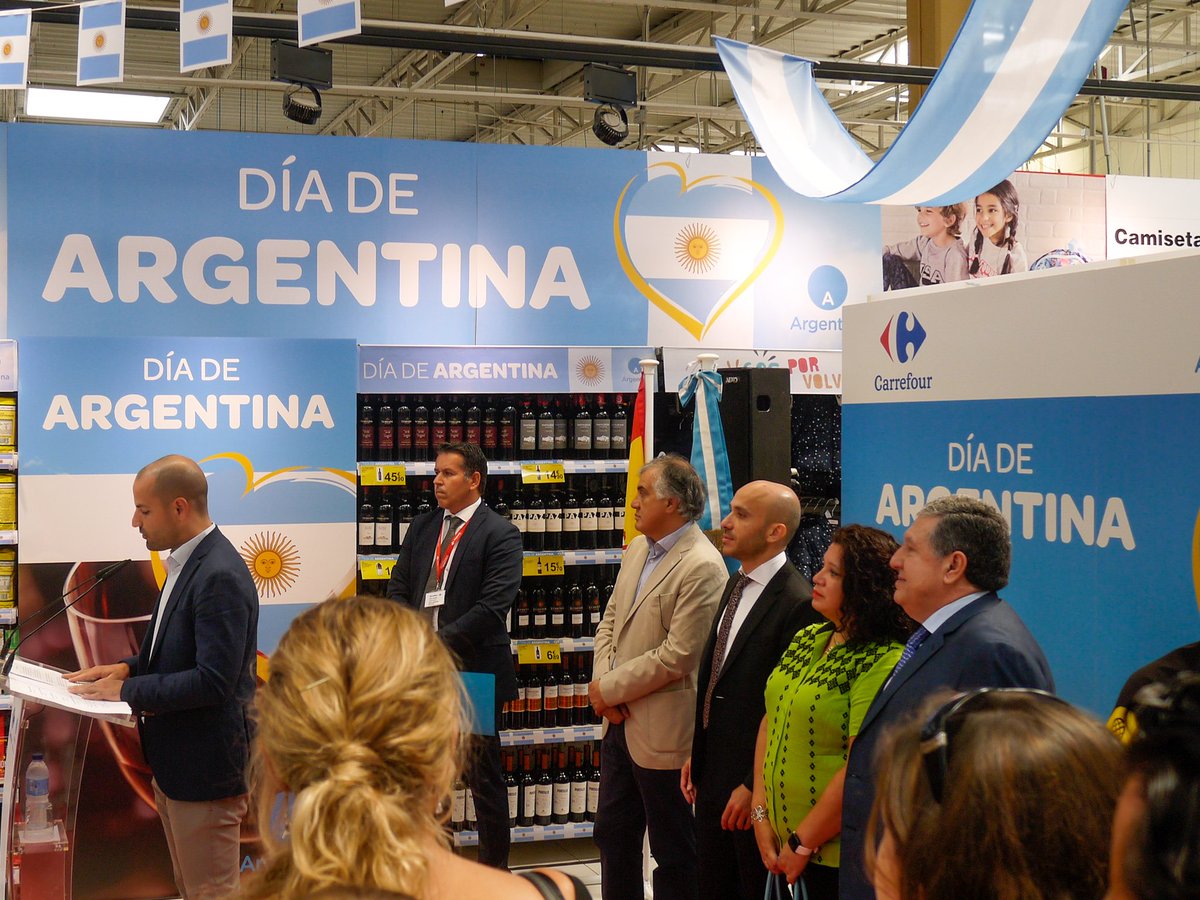 Mercaimpex's tweet photo. El pasado viernes 30 de agosto en Carrefour Majadahonda, presentamos nuestros cortes de carne argentina con motivo de la inauguración del "Día de Argentina". https://t.co/CWMHHZRbEn