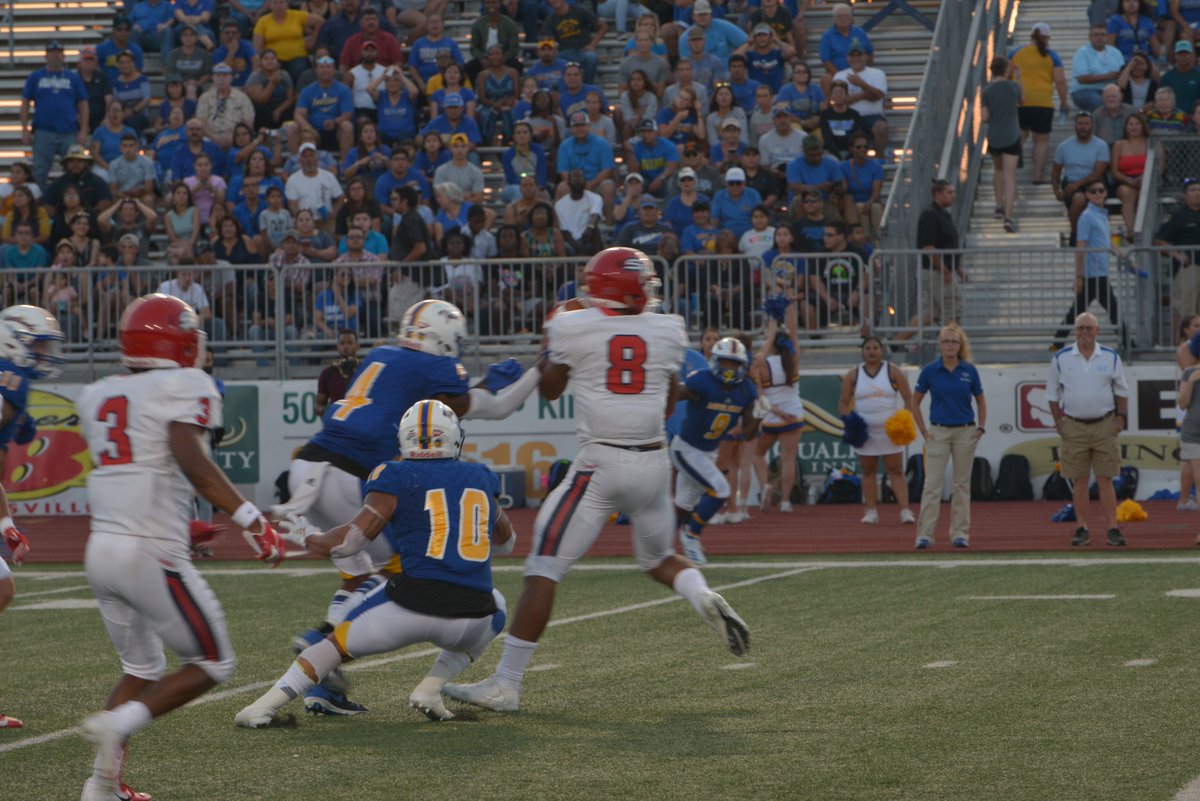 svsu_football's tweet photo. DOMINATING PERFORMANCE by @DB_McKeown's Defense against Texas A&amp;M Kingsville. 8 Turnovers (3 INTs, 2 Fumble Recoveries, 3 Turnover on Downs) including Marvin White's ELECTRIFYING 71 yard INT returned for a touchdown!! #GetTheBall #GetTheBuffs #EarnIt😎 https://t.co/hUXN98w5EC