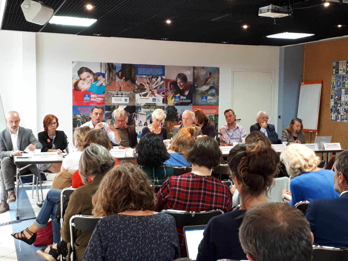 emmaus_france's tweet photo. #Alerte #StartegiePauvrete "les 1 an de la stratégie #pauvreté et du #logement d'abord devrait être l'occasion pour le #gouvernement de s'engager à faire plus pour être réellement efficace" @chrstphe_robert https://t.co/e5olKIwpGe
