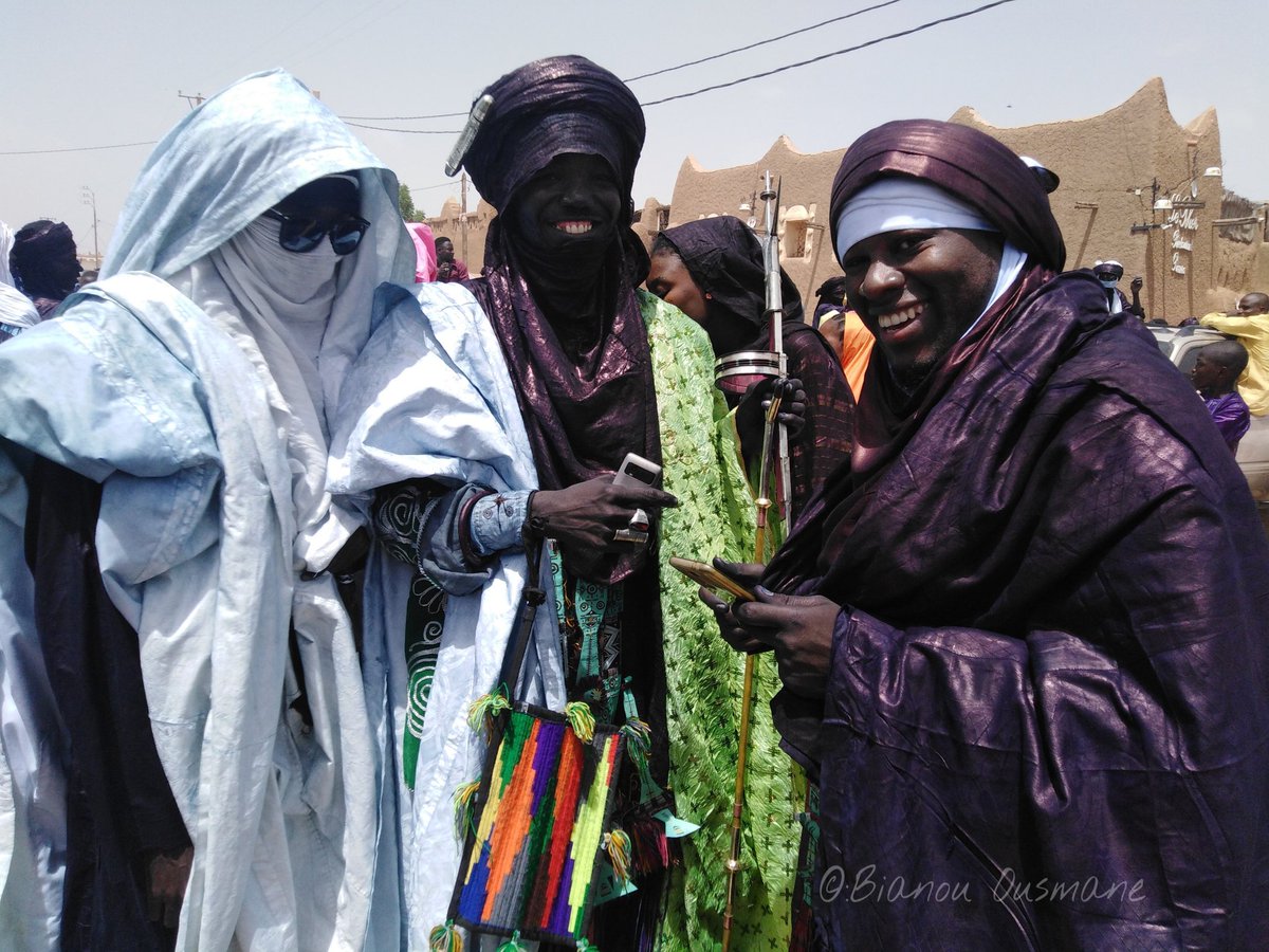 Obianou's tweet photo. La fête fût belle 🎊🎉💫 avec Les #OBASS  😍😍😍🎉🎊 
#Bianou2019 #Agadez 
#visitNiger #visitAgadez
#Bianou #Culture  #Traditions https://t.co/Te9mYiRPrk