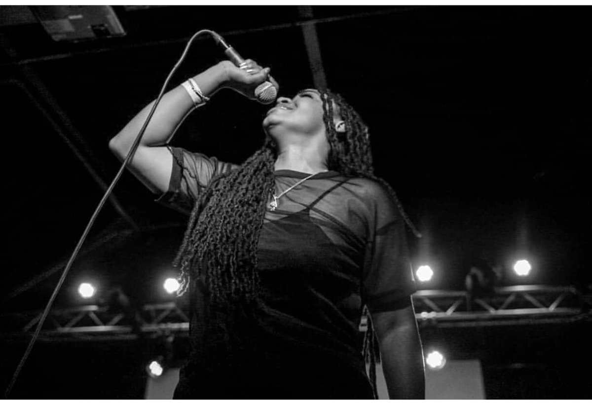 SO much love last night at <a href="/BustOutBoston/">Bust Out Boston</a> !! Thank you to everybody that copped a ticket and showed me MAD love! 💋💋 #BIGZOE