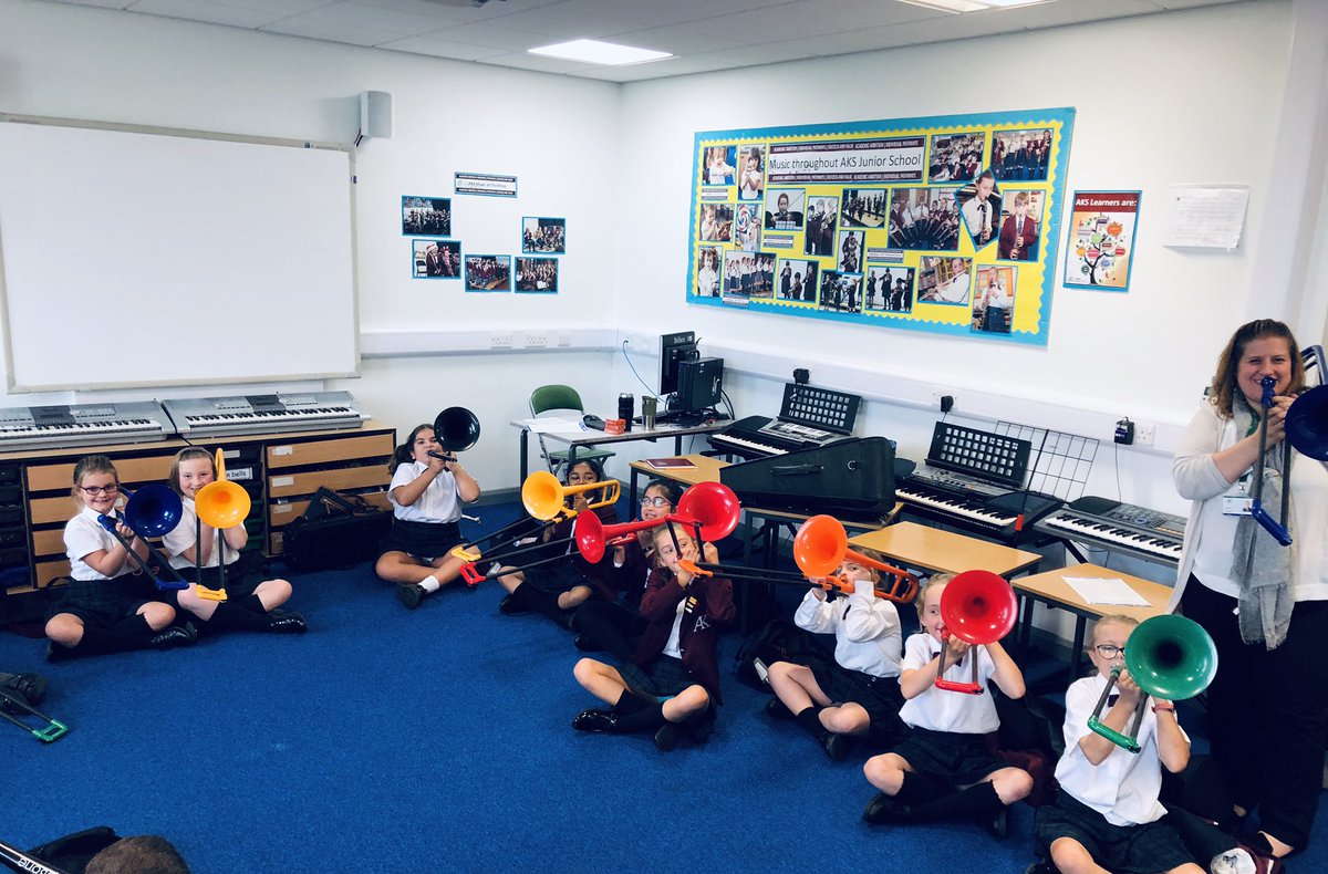 AKSLythamMusic's tweet photo. Great first lesson for our Yr 4 Trombonists #Trombone #Music #Brass https://t.co/kwhnEC4XID