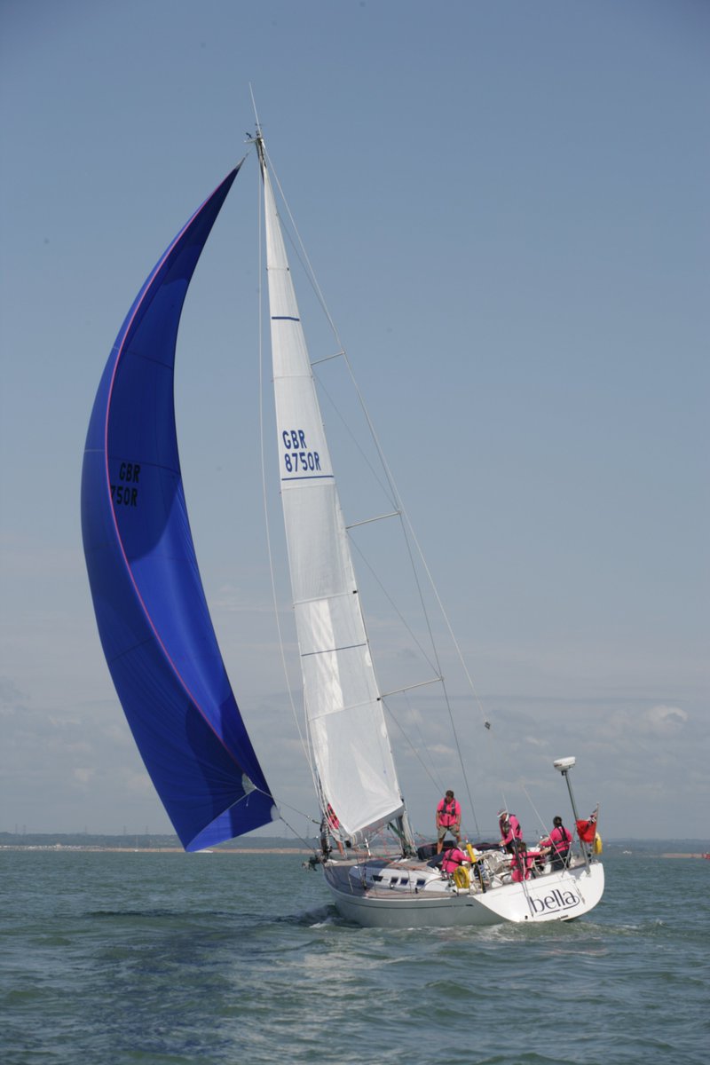 Want to leisurely cruise on the yacht of #ImagineYourKorea Skipper, Mike, who started his Clipper Round the World Yacht Race? A few places available on the last three 'Season Closers' in October and November. For £149 it’s a real bargain! bit.ly/2lEXbsK 👍👍👍🌬🌬⛵️⛵️