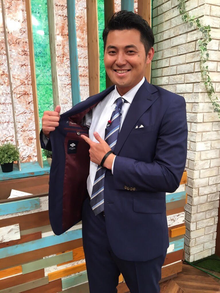 تويتر シリタカ على تويتر 今日から久しぶりの登場 長岡さんを強力バックアップして頂いたのはオーダースーツのhanabishi 様 肩周りがゆったりで着やすく 生地の触り心地も最高 とのこと インスタはhttps T Co Qcrxbstaqf をチェック 天神店の情報は
