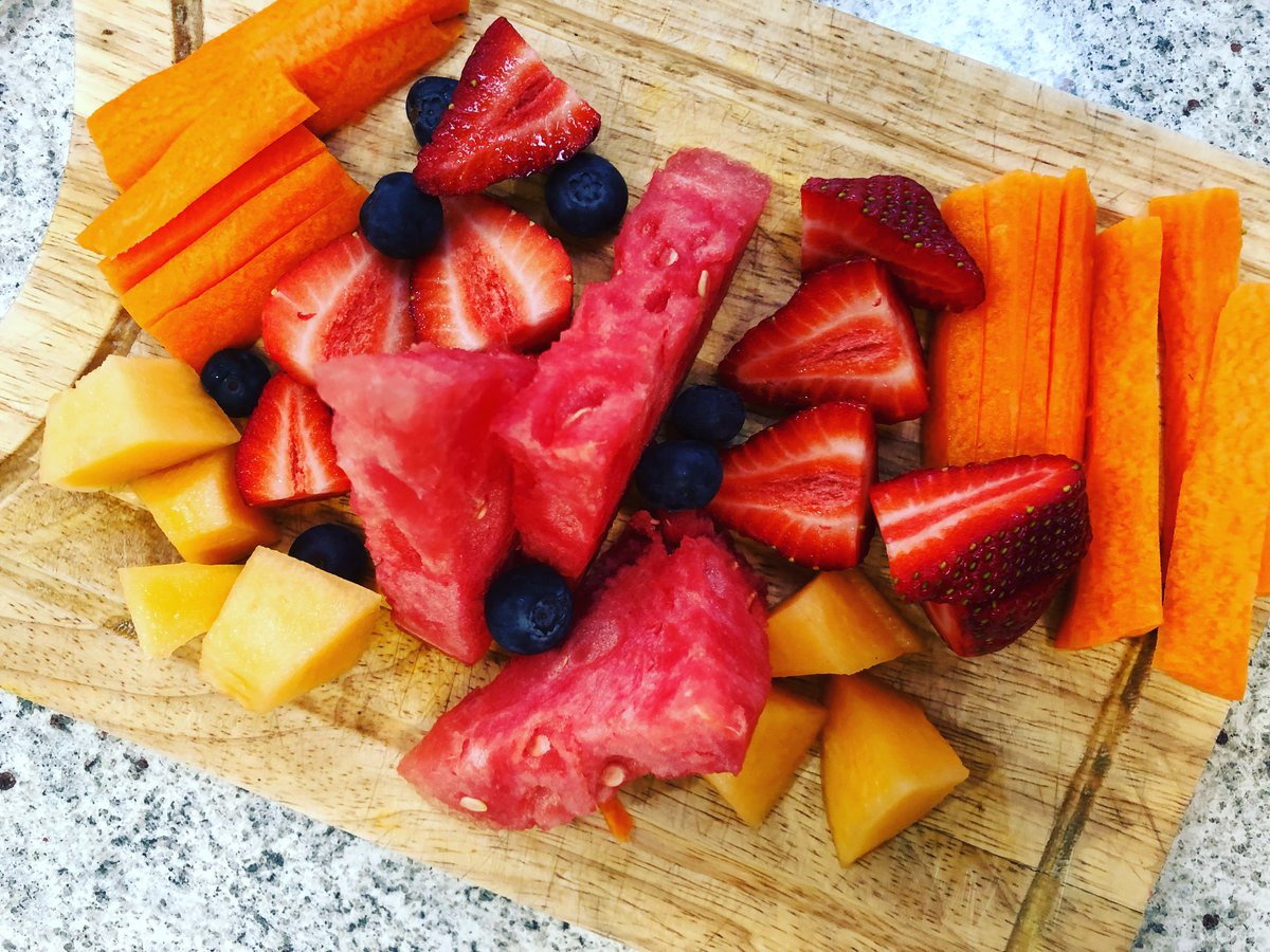 ASobsessions's tweet image. My little fruit bats! My two boys go absolutely crazy for fruit! 

Living in Central Queensland where the weather is constantly HOT fruit is the best for an added on snack with breakfast, lunch and even dinner!

#HealthyEating #fruitsandberries