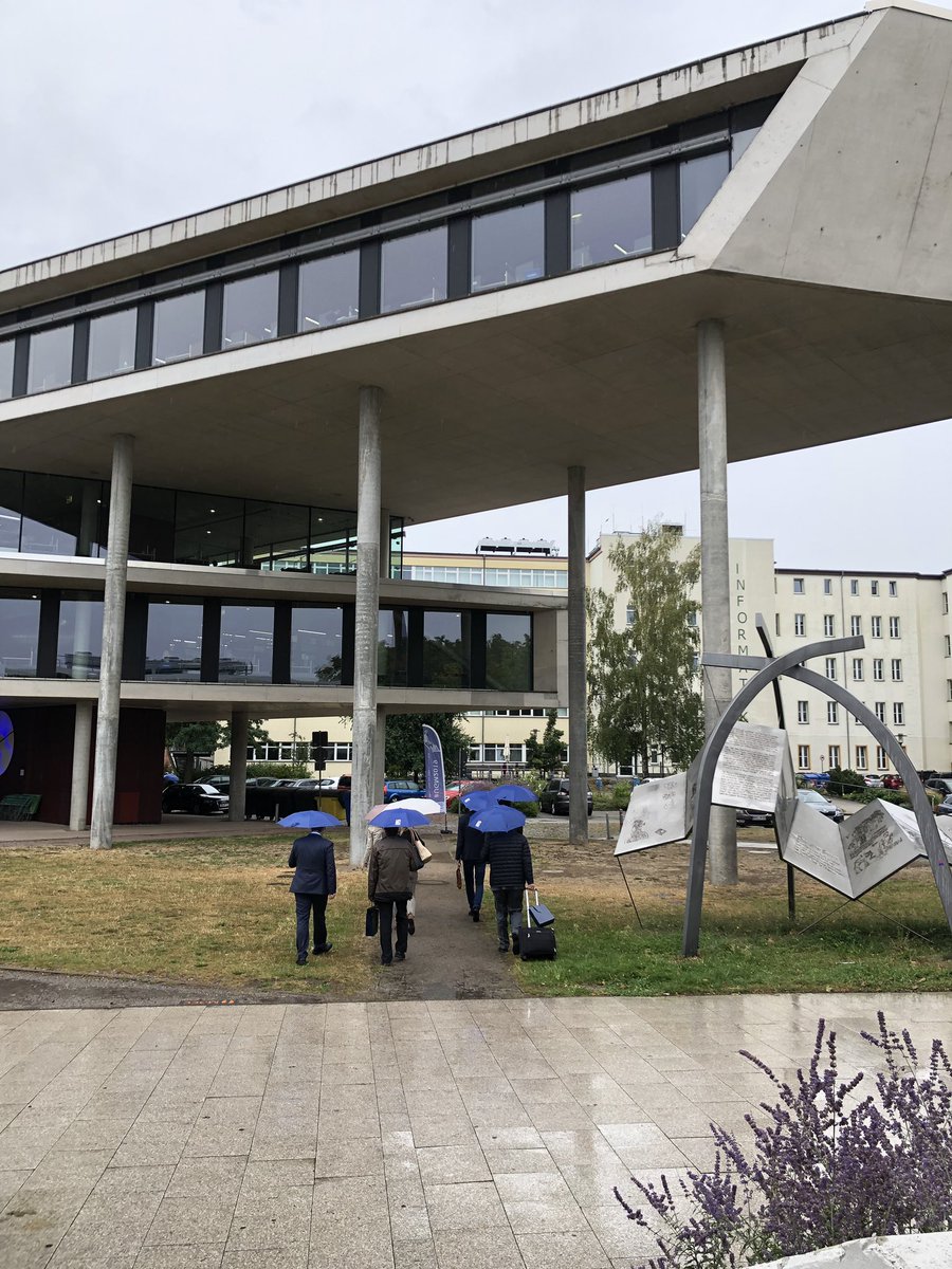 Lunch im Regen aber gut behütet <a href="/FestungMark/">FESTUNG MARK</a> #UGM2019