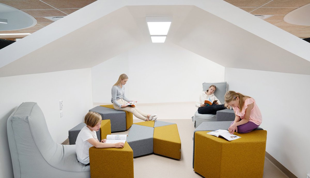 Oletko tilasuunnittelun mestari? Haluatko olla mukana luomassa inspiroivia oppimisympäristöjä? Tarjolla on huikea mahdollisuus, sillä haemme nyt Lekolarille sisustusarkkitehtia. Lue lisää ja hae meille töihin! 👇
lekolar.fi/lekolar/Vapaat…
#sisustusarkkitehti #tilasuunnittelu