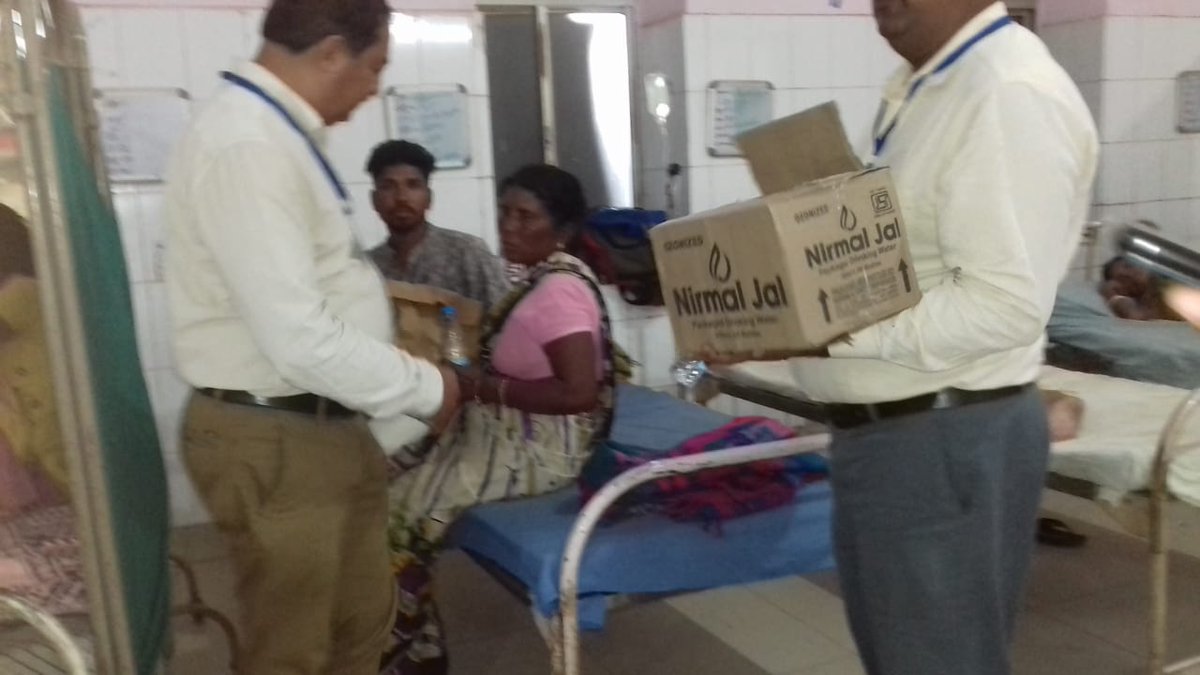 PayameInsaniyt's tweet photo. 05-09-2019
#food_distribution by
#AIPIF #TheMessageOfHumanity unit 

at RML GOMTI NAGAR Hospital.

#Humanity
#ServeHuman
#HumanityFirst https://t.co/e3XcW10Qt6
