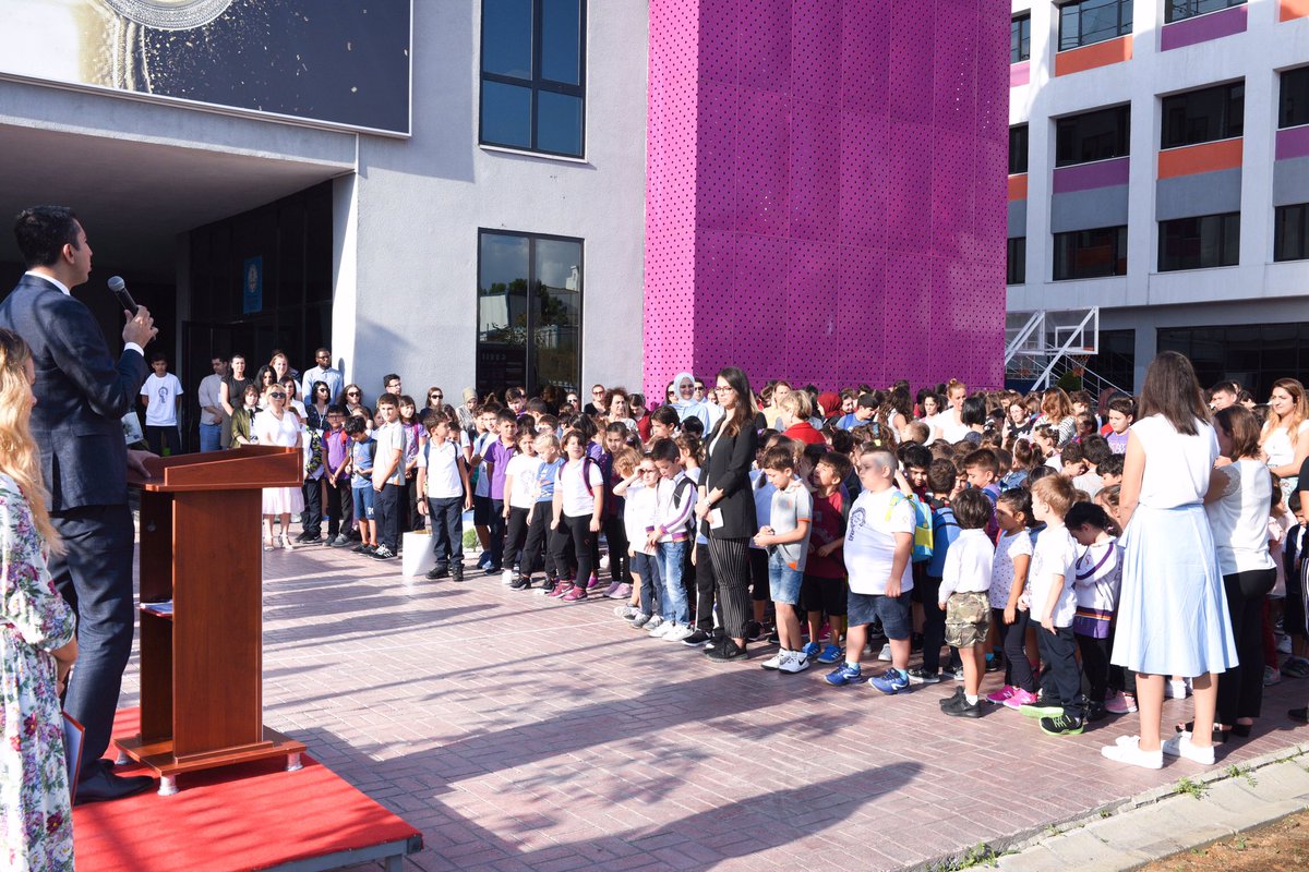 VizyonKoleji's tweet photo. 2019 - 2020 Eğitim Öğretim yılı, kurucumuz @abdulkadirozbek’in yaptığı açılış konuşması ile başladı. 2019 - 2020 Eğitim Öğretim Yılında Tüm Öğrencilerimize Başarılar Dileriz. #eğitim #öğretim #haydiokula #okuladönüş #VizyonKoleji https://t.co/sKEblhkjpk