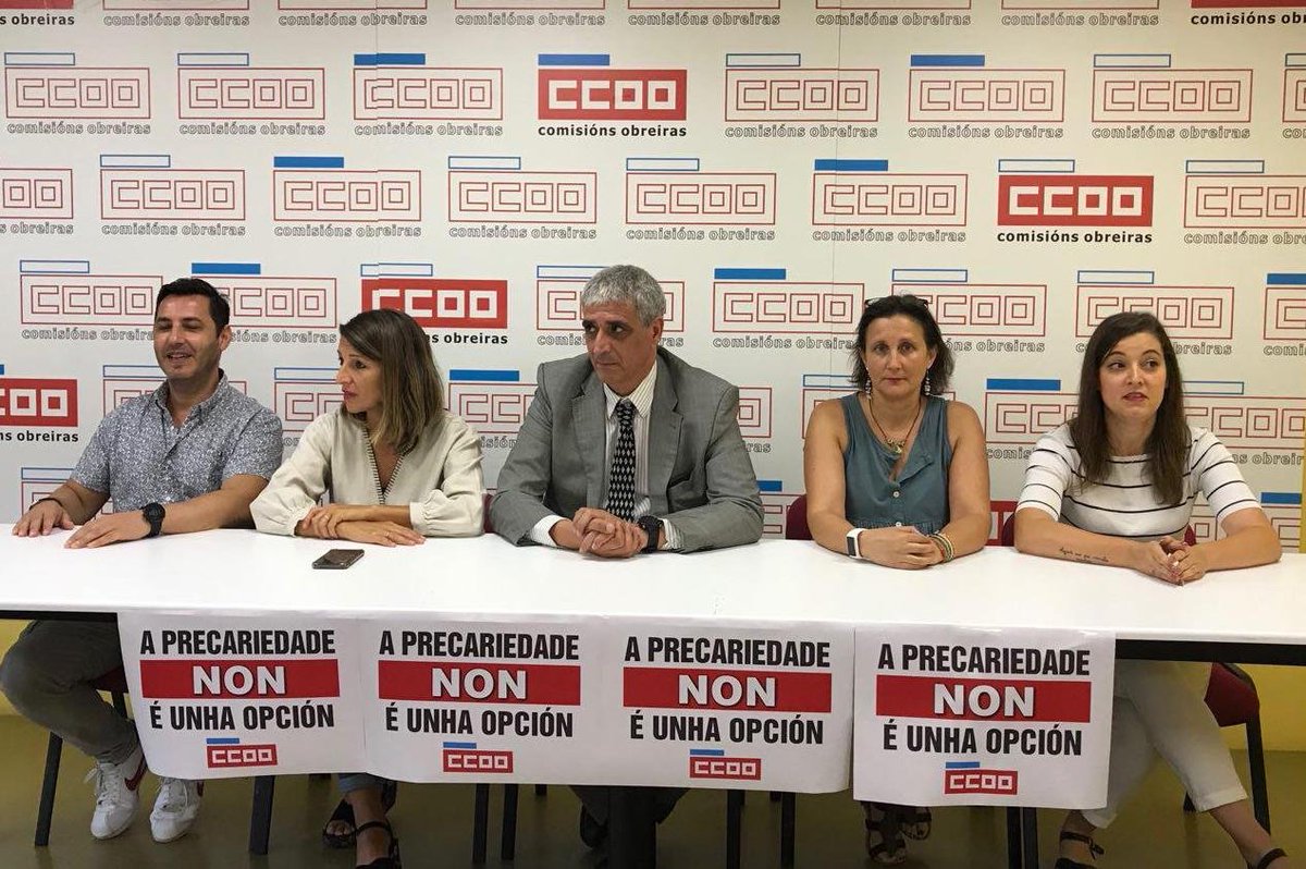 sumargalicia's tweet photo. 🏥💬 "Defendemos no Parlamento o recoñecemento das competencias profesionais de diversas profesións do sistema sanitario e a necesaria cualificación C1 para técnicos sanitarios".
@eva_solla tras a xuntanza coas técnicas de enfermería, #TDAE. https://t.co/KAhG5wty46