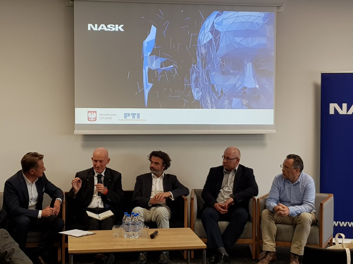 NASK_pl's tweet image. Krajobraz rozwoju #AI w Polsce - debata podczas konferencji w @NASK_pl z udziałem @JacekLeskow @KrzysiekSzubert @BoboKroplewski Jarosław Hereźlak @IndianaUniv i Jacek Kawalec #VoiceLab.AI