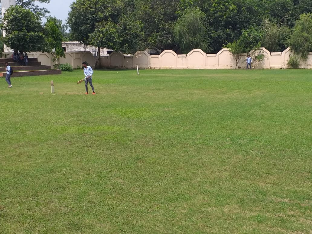 ramainstitute's tweet photo. STUDENTS PLAYING CRICKET IN CAMPUS.
#PhysicalActivity https://t.co/v9DbAgWbwR