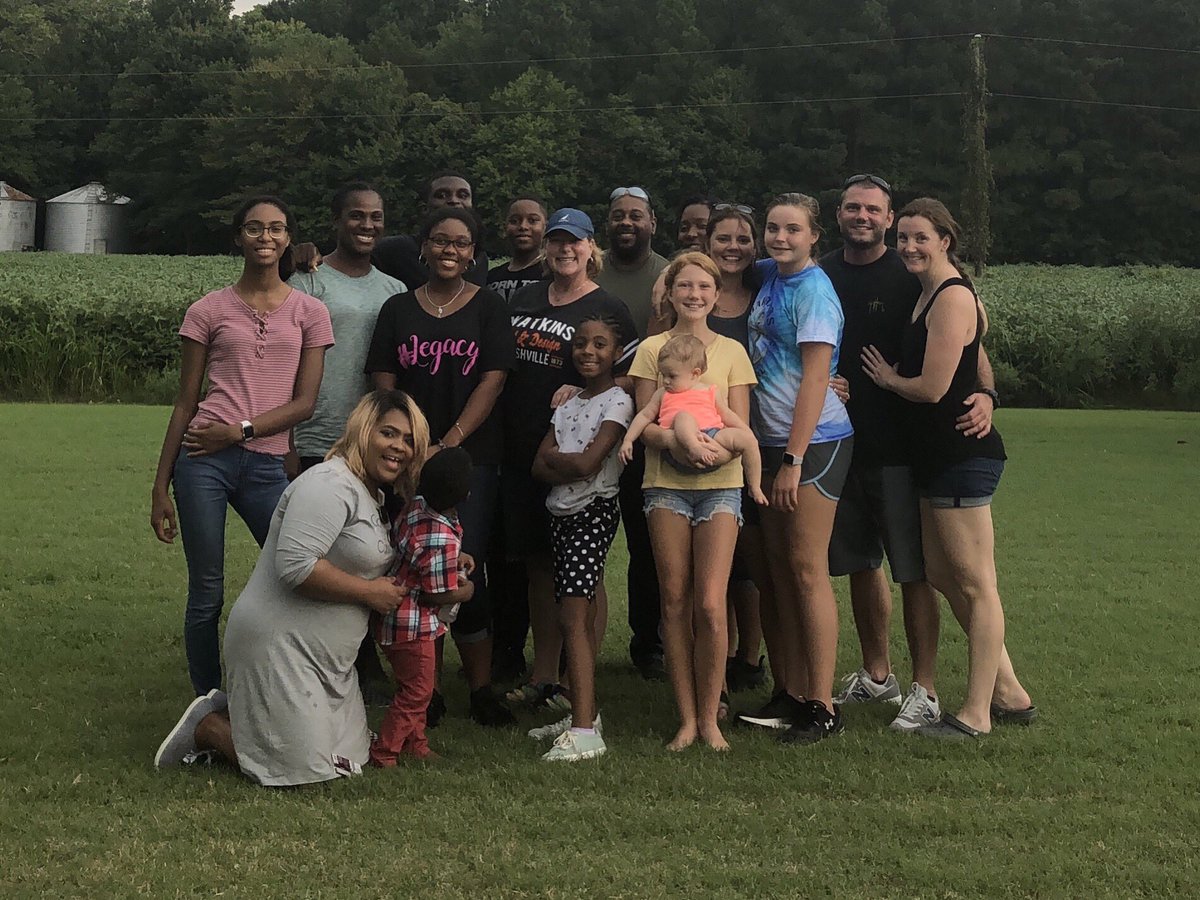 CaseyBrammer's tweet photo. Had an awesome time with my team and their families this weekend! Makes me excited to start the week @ecyellowjackets @Library313 @jessicaprayer #teamgr8 https://t.co/0vh4ohfqlV