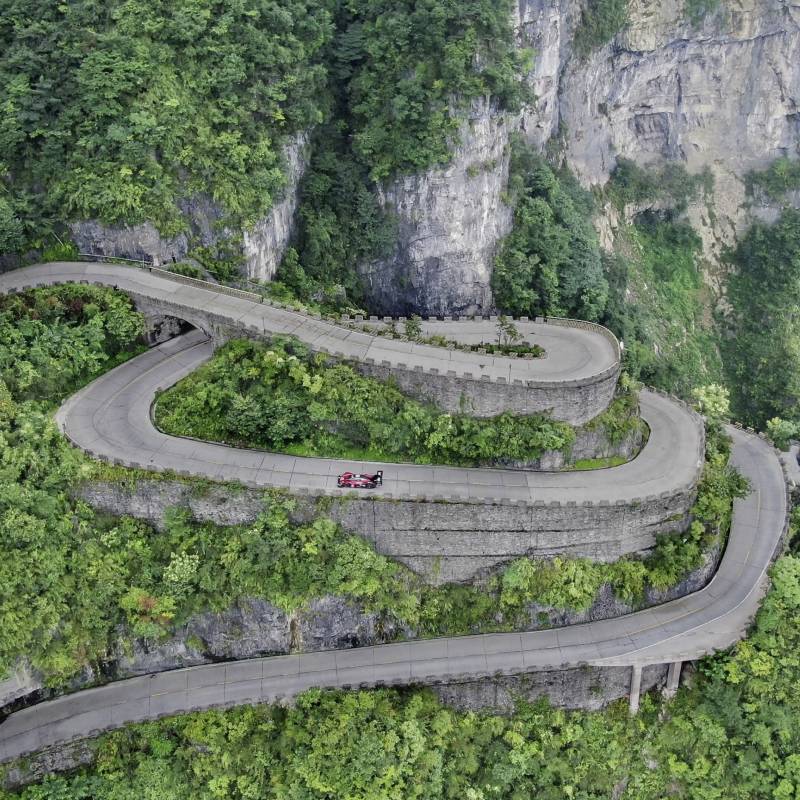 ClientesVW's tweet image. #Volkswagen marca el primer récord en la Montaña de Tianmen con el ID.R.

Te contamos todo del nuevo récord👇 
bit.ly/IDRNuevoRécord