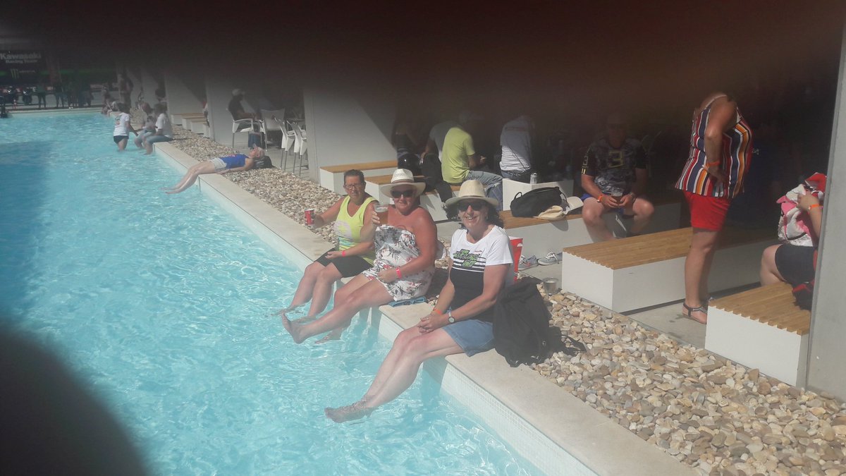 angiedoug81's tweet photo. Cooling off with the girls after a very hot race day. Spot my new JR t-shirt 👌 https://t.co/e8e27WUKt9