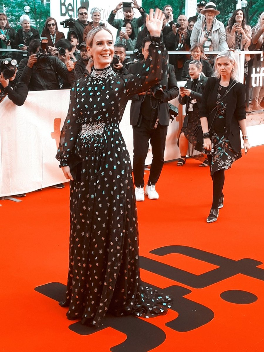 best of sarah paulson (@badpostpaulson) on Twitter photo 