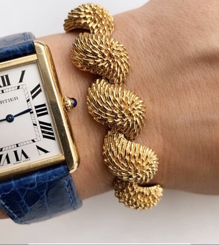 GVfashionStyle's tweet photo. @vancleefarpels @Cartier https://t.co/vdtXtR6MYO