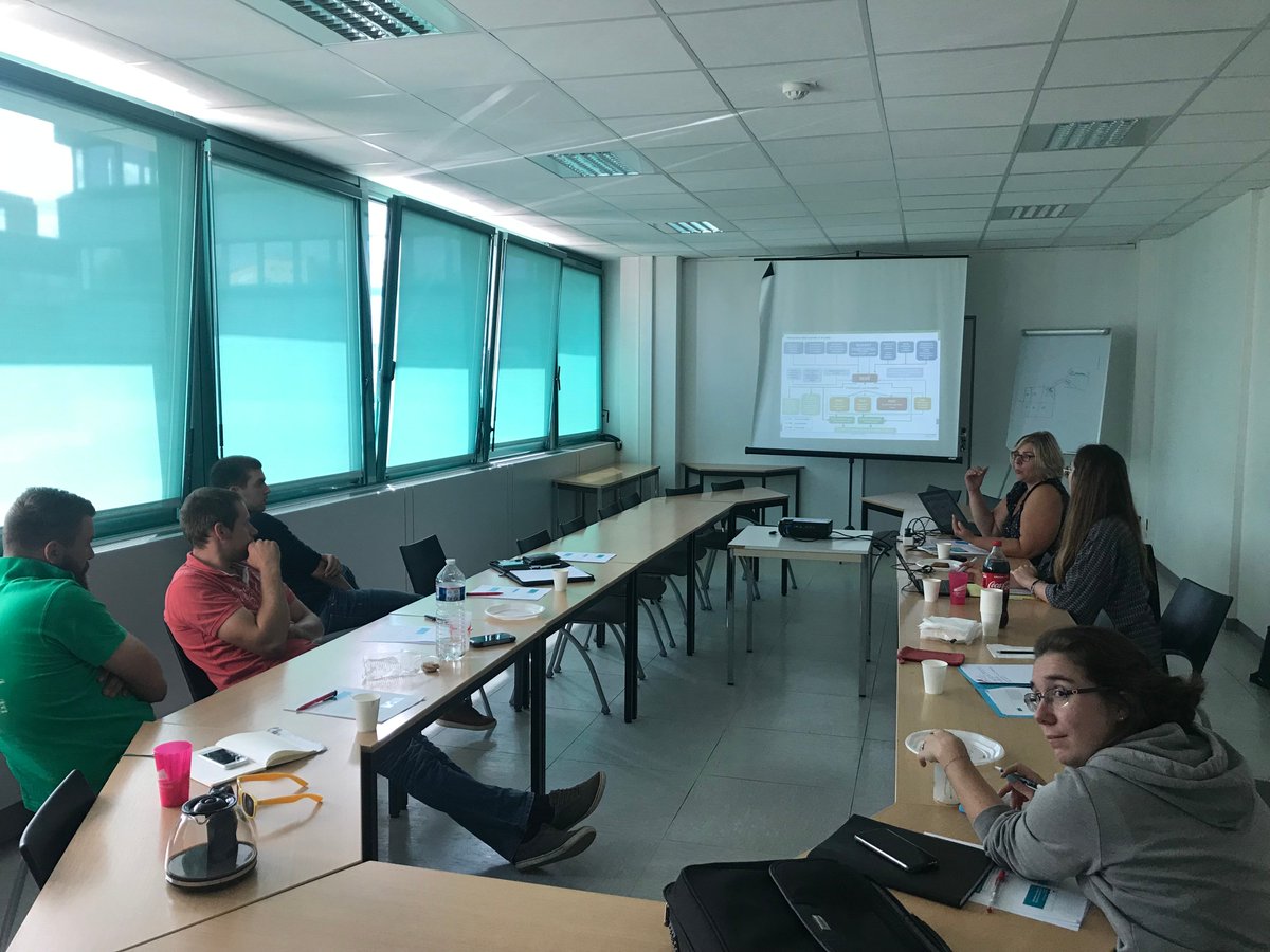 ja_somme's tweet photo. Réunion #RGA #hautsdefrance où nous avons échangé avec Anne NICOLAS sur : le principe de réciprocité, le changement de destination ou encore l'AFAFE puis préparation de la journée PAIT et de ses partenaires du 23/09 
@JAHautsdeFrance @JeunesAgri60 @JANPdC #JA02 #ChambrAgri https://t.co/JWexYElJxS