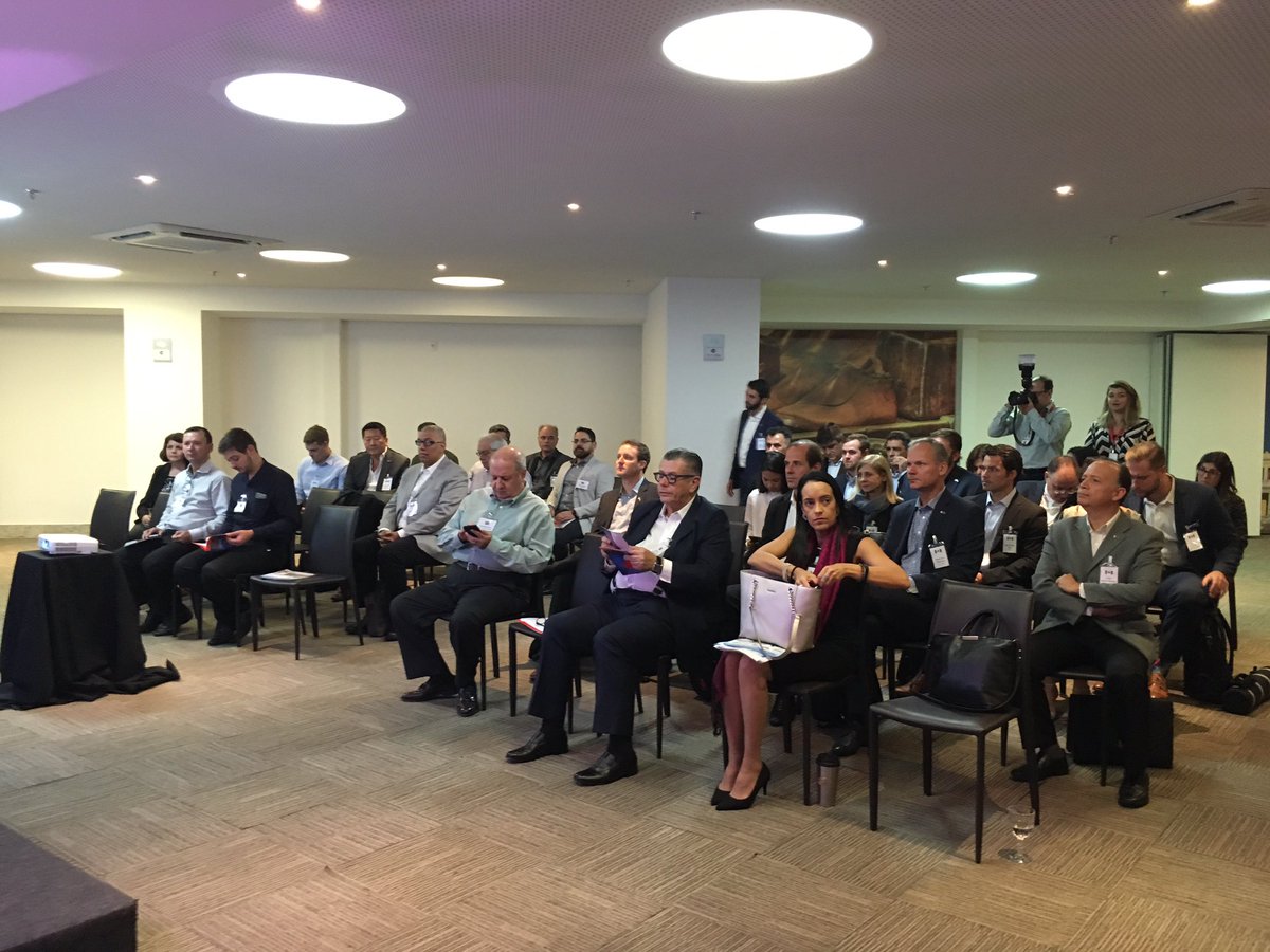 RaquelTrade's tweet photo. #CanadaNaExposibram - Consul Comercial do [CAN] @elise_racicot  e equipe @CanadanoBrasil recebem as empresas brasileiras na @SistemaFIEMG para reuniões com a delegação #canadense especializadas em #TransformaçãoDigital e #TecnologiasLimpas para o setor de #Mineração. #Sindiextra https://t.co/dNQjfw6cym