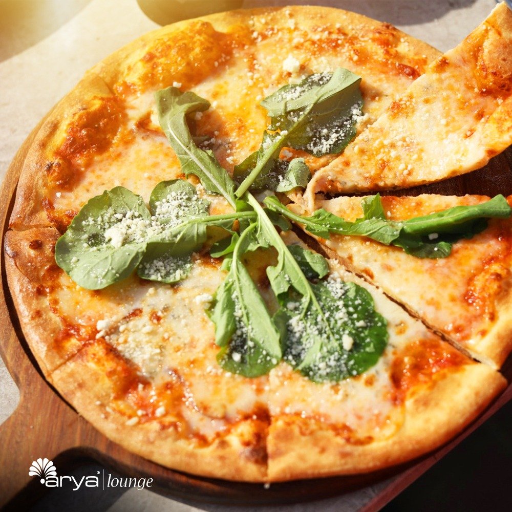 Arya pizzalarının her dilimi yoğun lezzet içerir! 🍕 😍⠀
• • •⠀
Every slice of Arya pizzas contains intense flavor! 🍕 ⠀
• • •⠀
#AryaLounge #pizza #italyanpizzası #İstanbul #Turkey #Sultanahmet #Thursday #Perşembe #food #yum #instafood #yummy #amazing #instagood