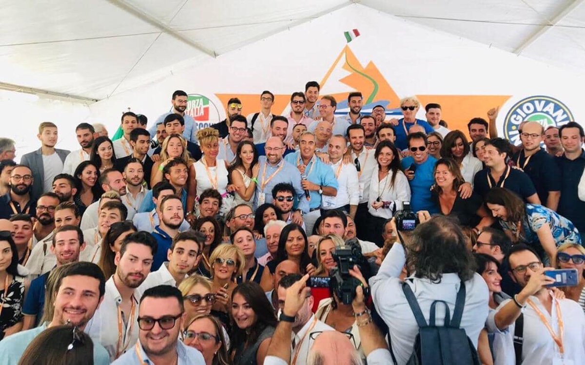 Un grande movimento giovanile, con un grande passato, ma soprattutto un grande futuro.
Dalla Puglia, lo diciamo alla Checco Zalone: “siamo una squadra fortissimi”!
Grazie a tutti per questa #Everest19.
Appuntamento all’anno prossimo: stessa spiaggia, stesso mare!