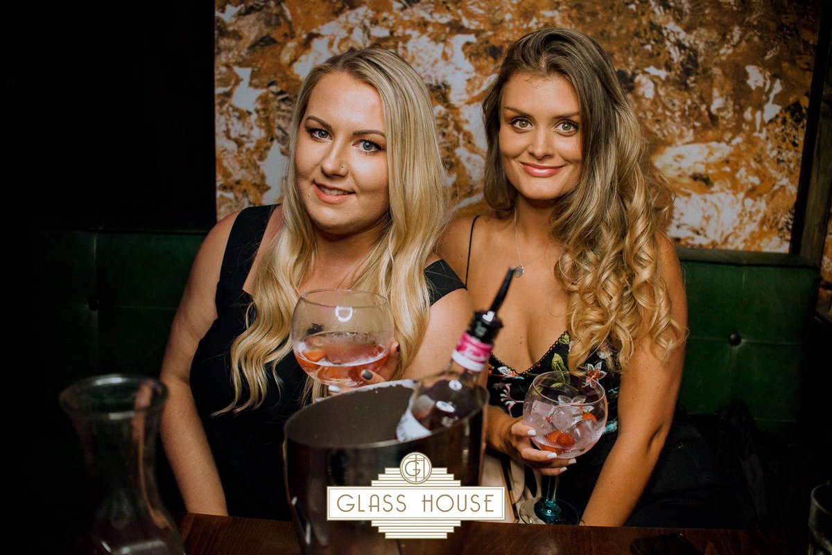 Heading out this weekend?🍸

Get in touch to book one of our table packages for you and your friends💅🏻