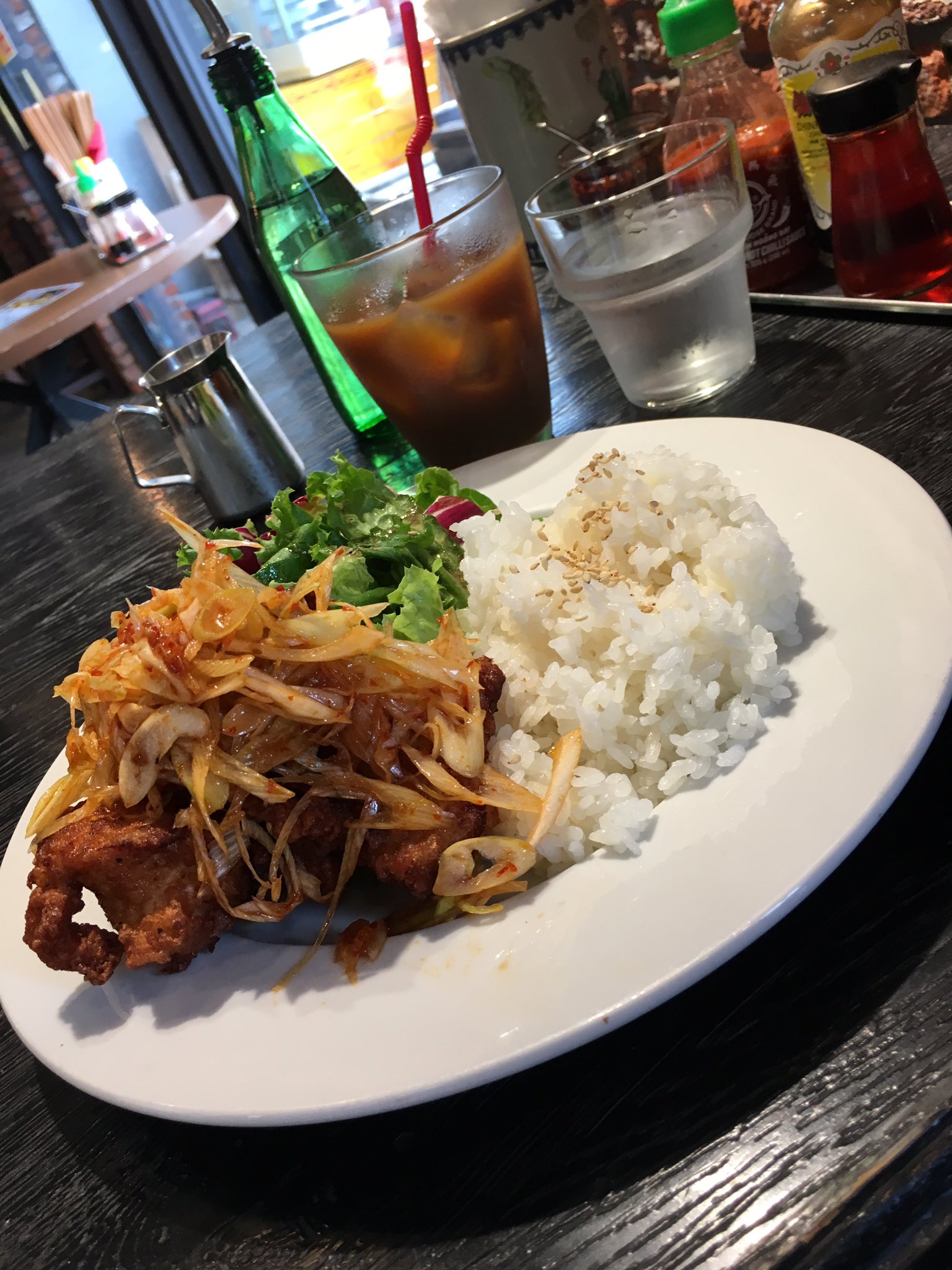 ট ইট র あつや 今日のランチ R Star三宿 雑貨屋さん併設のカフェ 店内は開放的でお洒落な雰囲気 日替りのランチプレートが美味しそうだったので そちらに 唐揚げが柔らかく美味しかった ボリュームもあります 三軒茶屋ランチ 三軒茶屋カフェ 池尻