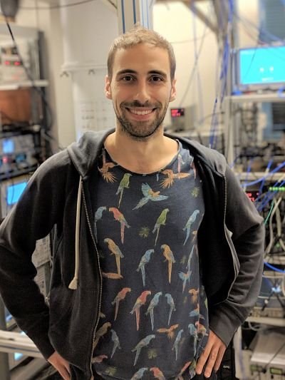 ParisTech_News's tweet photo. Félicitations à Zaki Leghtas @MINES_ParisTech, Sandrine Ithurria @ESPCI_Paris et @GuillaumeLefvr1 @ChimieParisTech pour leur @ERC_Research Starting Grant ! La recherche, c’est aussi dans les labos des écoles de @ParisTech_News @psl_univ https://t.co/kdNSMlzUx7
