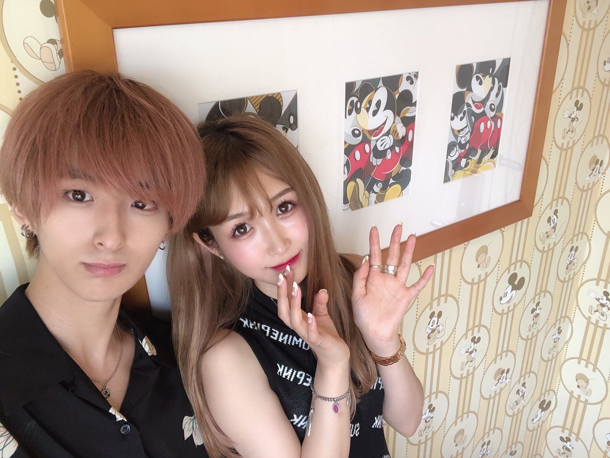 浦西ひかる 誕生日前日の今日からおたくんがサプライズでディズニーホテルに連れてきてくれました 最高の彼氏です 18歳最後あと3時間くらい 楽しみます 浦西ひかる 誕生日前日の今日からおたくんがサプライズでディズニーホテルに連れてきてくれました 最高の彼氏です 18歳最後あと3時間くらい 楽しみます