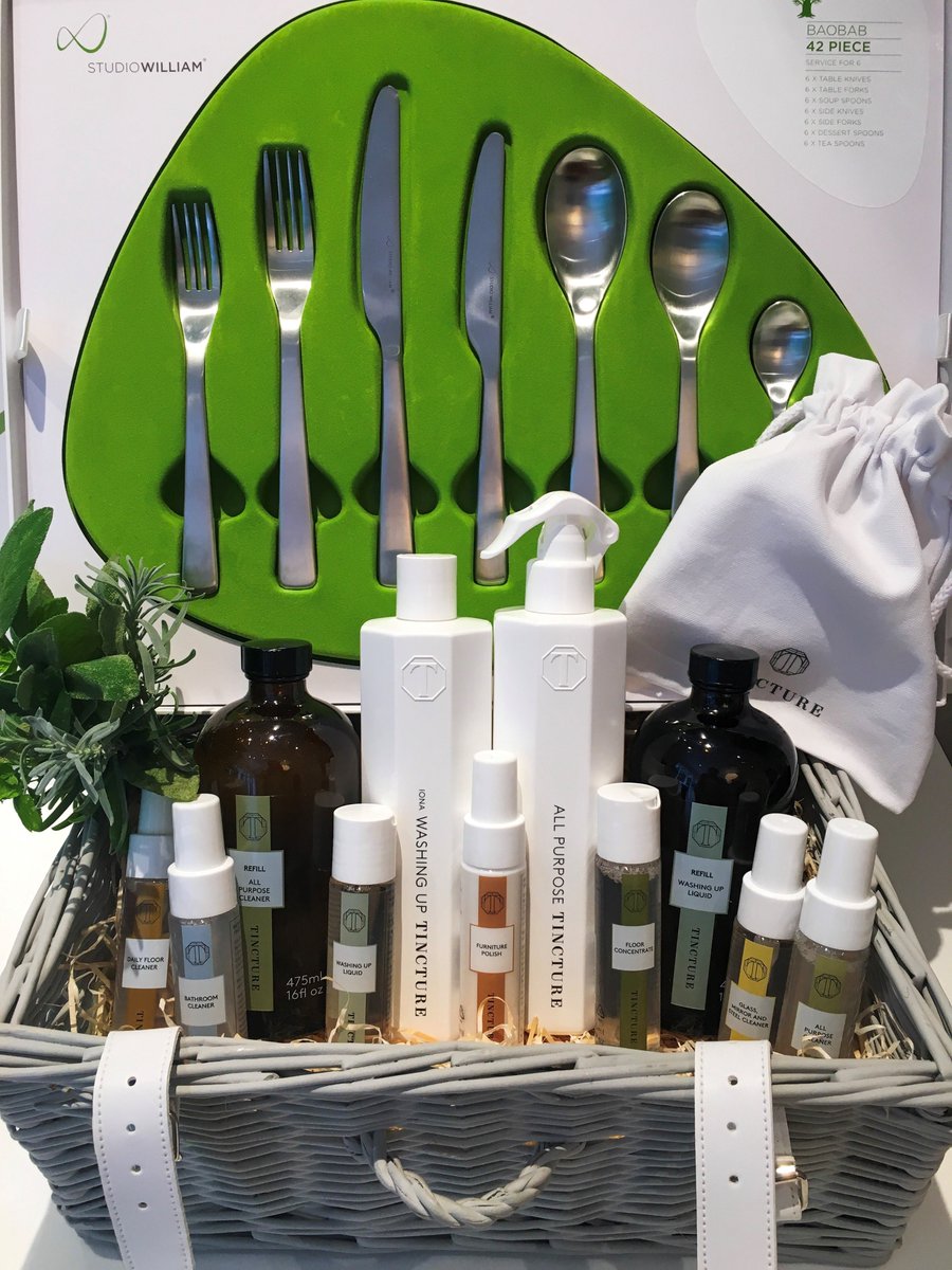 Studio_William's tweet photo. Here's an amazing eco-friendly way of caring for your cutlery/flatware. Family-frienfdly, chemical-free @TinctureLondon cleaning solutions.

FIND OUT MORE &amp; BUY ONLINE > https://t.co/GBsJNaTMoX

#cutlery #cleanisbeautiful #studiowilliam #tincturelondon #cleaning #flatware https://t.co/uU84gmF0i1