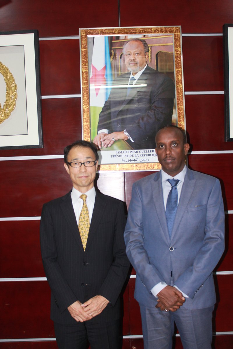 M_C_P_T's tweet photo. Le ministre  de la communication, chargé des postes et des télécommunications, Radwan Abdillahi Bahdon, a reçu hier, dans son cabinet, l’ambassadeur extraordinaire et plénipotentiaire du Japon accrédité à Djibouti, Koji Yonetani. https://t.co/qxAyEiVNMj