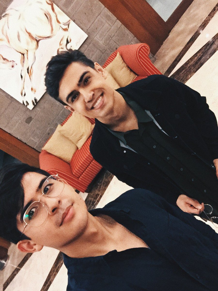 PerkinsTwins's tweet photo. Have a happy week! ☺️ https://t.co/8ZDOIbFVSV