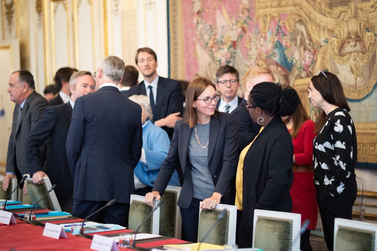 [#Brexit]. Le <a href="/gouvernementFR/">Gouvernement</a> est totalement mobilisé pour préparer notre pays à tous les scénarios. Si vous êtes une entreprise et que vous travaillez avec des partenaires 🇬🇧, voici toutes les informations dont vous avez besoin. 
➡️📰 bit.ly/2k280EU 
<a href="/AgnesRunacher/">Agnès Pannier-Runacher 🇫🇷🇪🇺</a>