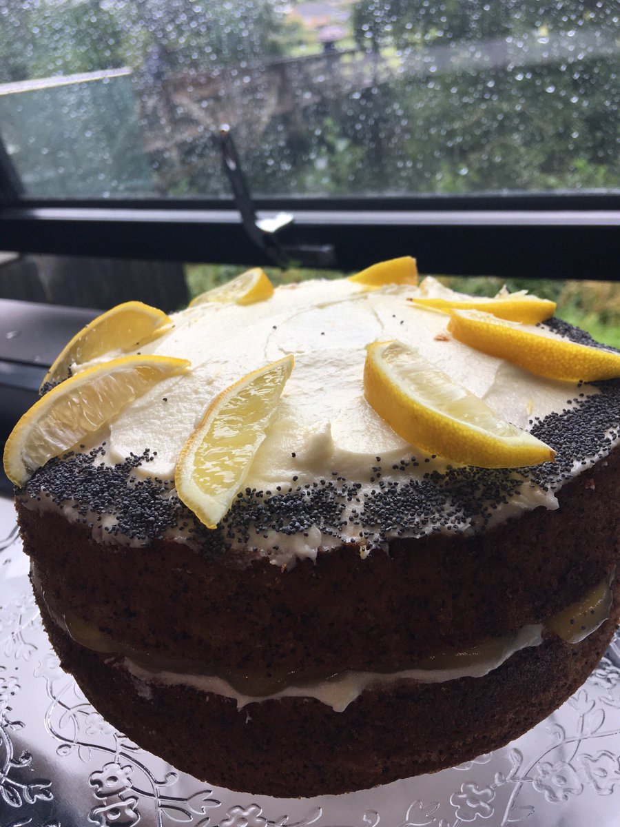 Bringing a bit of sunshine in on such a rotten day ☀️