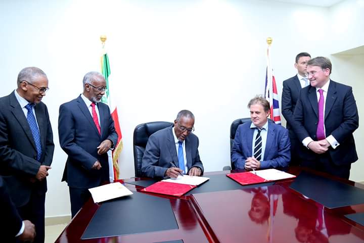 AhmedDuse's tweet photo. #Somaliland: the president of republic of Soamiland H.E. @musebiihi meets today with  UK ambassador to Somalia Ambassador @benfenderfco https://t.co/rsXTj5QLck