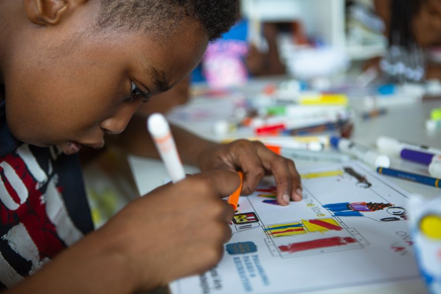 WilliamPennFdn's tweet photo. .@MuralArts' Art Education offers dynamic in-school & after-school arts programming for 2,000+ students at 25 sites, empowering youth to be leaders through art-making. Currently enrolling for fall sessions! #ArtsEdWeek #ArtsEdImpact https://t.co/CenHn03Ihi https://t.co/WwEifJZaz0