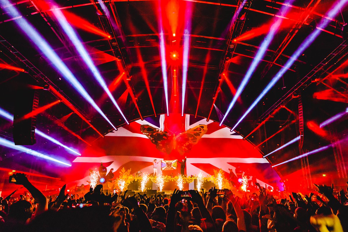 💥<a href="/dimitrivegas/">Dimitri Vegas</a> &amp; <a href="/likemike/">LIKE MIKE</a> return to Steel Yard Liverpool, Saturday 7th December, tickets on sale now! 

creamfields.com/steelyard

#GetYourHandsUp 🙌