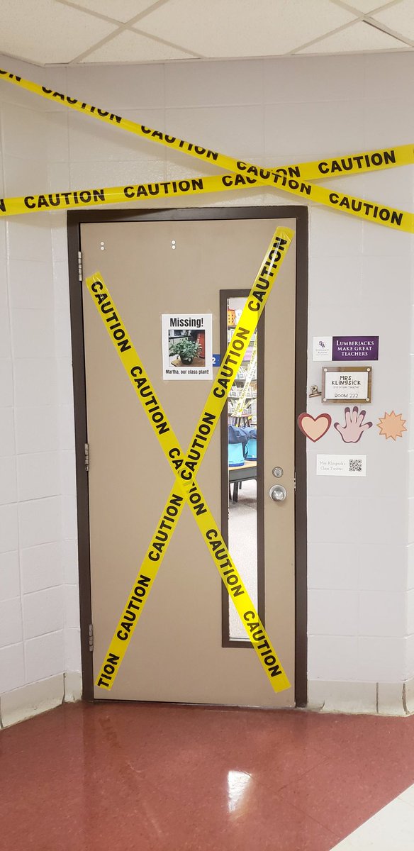 KlingsickRoos's tweet photo. Martha, our class pet, has been stolen! Detectives (aka #thirdgrade students) will have to use the clues to infer who took her! #EaglePride #SuccessCSISD @aaron_hogan #inferences https://t.co/zS0GizDnVv