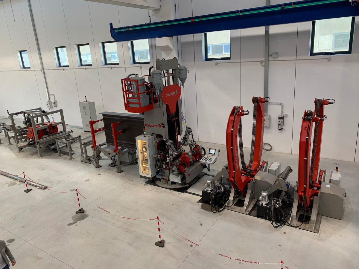 ficepfrance's tweet photo. [ACTU PARTENAIRE @FICEP] Découvrez la nouvelle ligne de soudage REVOLVER #Corimpex pour la production de PRS (bâtiments et ponts). 
👉 Pour plus d'informations, contactez-nous : https://t.co/Kd67HaMLse https://t.co/kZxYIPWtVP
