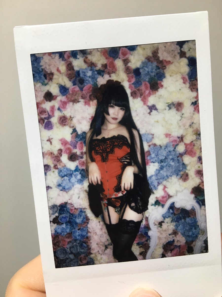 babyakaneko's tweet photo. 9/15開催のBe QUEST❣️いよいよ今週末〜😘クラブイベントって初めてだからどんなのかしら〜🤔
私のブースでお買い物してくれた方先着1名様にオフショットチェキプレゼントするよ🎁💗💗
次の新作の写真集のオフショットチェキだからかなりレア❣️ https://t.co/ufSMticxCj