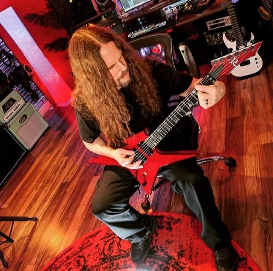 Erik has launched his 1st ever play through! All Hope Destroyed from HATE ETERNAL's 'Upon Desolate Sands' album gets the full treatment.

Watch it at youtu.be/eU_wNNVvsZw

EU tour starts tomorrow! Get tickets at bnds.us/esgomf

#deathmetal #hateeternal #erikrutan