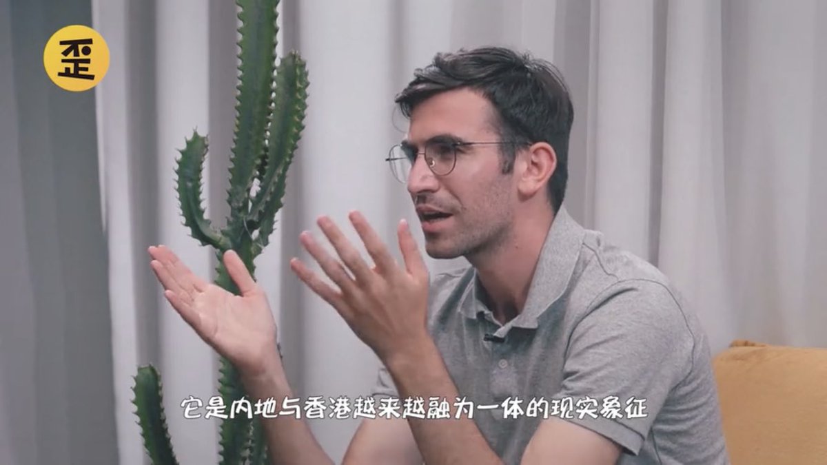 YChina also did a video about HK-Zhuhai-Macau bridge, says it “connects the hearts (feelings) between three cities.” But it’s pretty obviously an ad for a WeChat public account on cross-border transport services