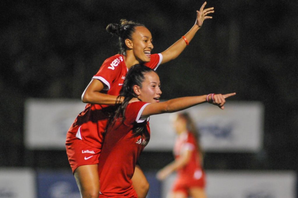 layssinha05's tweet image. Mais um grande dia vestindo o manto Colorado!🎩🎩🎩
#noitedegala 
#éointer