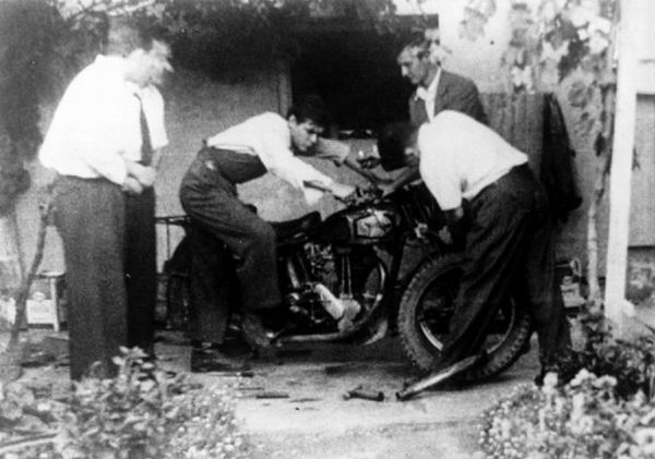 Vi har öppet i morgon kl 17. På torsdag filmvisning! The Motorcycle Diaries (2004) facebook.com/events/2424380…