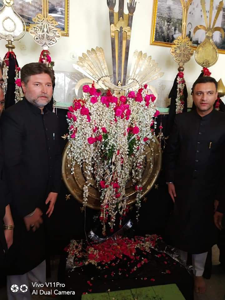 MirzaMlc's tweet photo. Today Habeeb e Millat Janab @imAkbarOwaisi Sahab Offered Nazrana e Aqeedat at #BargahEHazrathEAbbas #AzakhanaEZehra #AlawaESartauqMubarak @pathan_sumaya @Baqriadvocate https://t.co/qKujrgPh2B