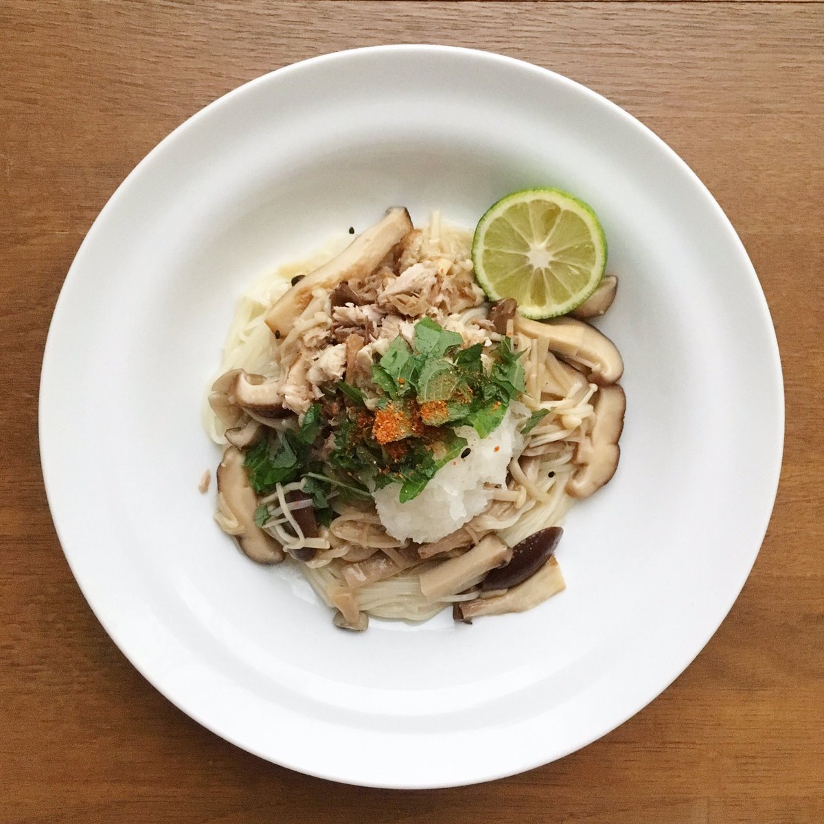 日坂春奈 今日のそうめん 秋刀魚ときのこマリネのオリーブオイルおろしそうめん 429日目 今朝のそうめん 秋刀魚のほぐし身ときのこマリネとオリーブオイル めんつゆでそうめんを和えて大根おろしに秋刀魚にはすだち そうめん 素麺 手延べそうめん