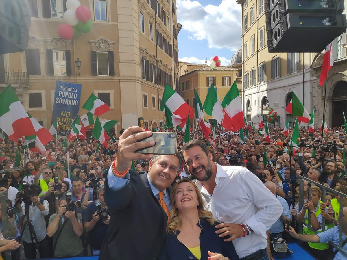 Ringrazio Matteo Salvini e Giovanni Toti per aver preso parte alla manifestazione organizzata da @FratellidItaIia davanti #Montecitorio per dire NO al patto della poltrona. 
Uniti manderemo A CASA chi ha tradito gli italiani!
#VogliamoVotare 🇮🇹